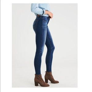 American Eagle Dream Jean High Rise 
